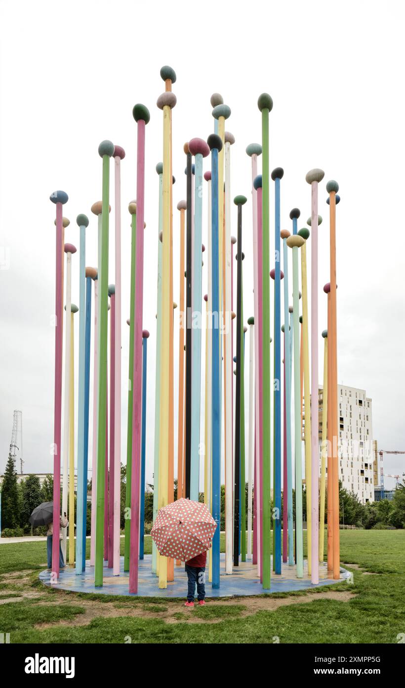 Scultura "Coloris" di Pascale Marthine Tayou nel quartiere commerciale CityLife, Milano Foto Stock