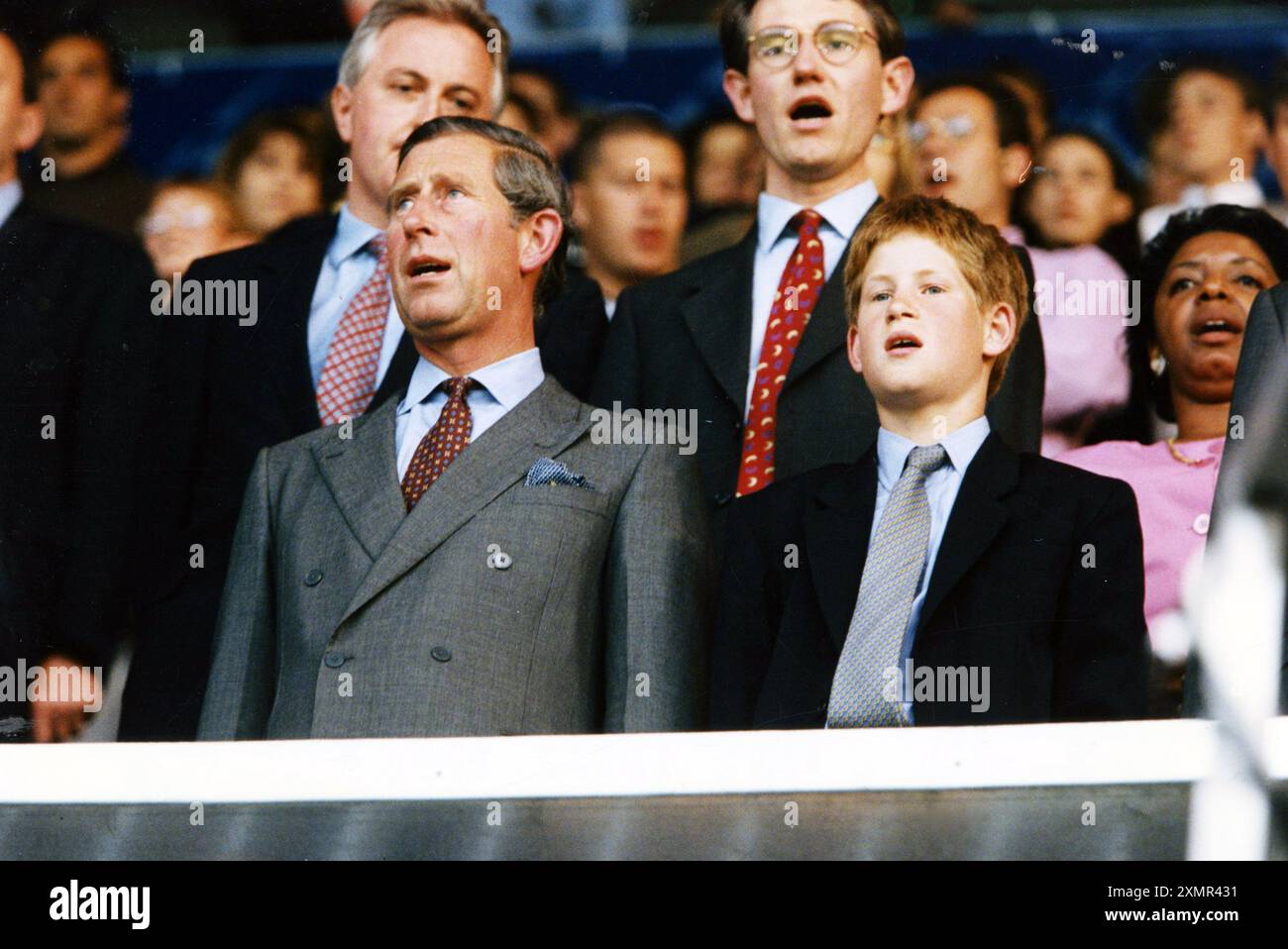 26-06-1998 Lens Archivio storico Olycom/LaPresse Henry, duca di Sussex, meglio noto come Harry (Henry Charles Albert David; Londra, 15 settembre 1984), è un nobile e militare britannico, principe e membro della famiglia reale britannica, quinto in linea di successione al trono del Regno Unito e dei reami del Commonwealth, dopo il fratello e i nipoti. Ha ricoperto il grado di maggiore nel reggimento dell'Household Cavalry (Blues e Royals) dell'esercito britannico. È il figlio secondogenito del re Carlo III del Regno Unito e di Diana Spencer (1961-1997), nonché il quarto nipote della regina El Foto Stock