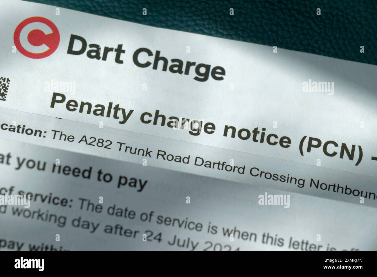 Dartford Tunnel e Queen Elizabeth Bridge Toll, noti collettivamente come Dart Crossing Charge, avviso di penalità emesso ai beneficiari non volontari. Foto Stock