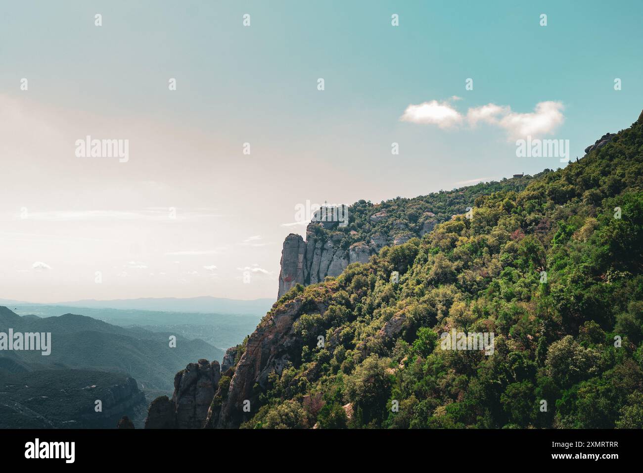 Formazione rocciosa dei monti Montserrat in Catalogna, Spagna. Rocky Hill Foto Stock