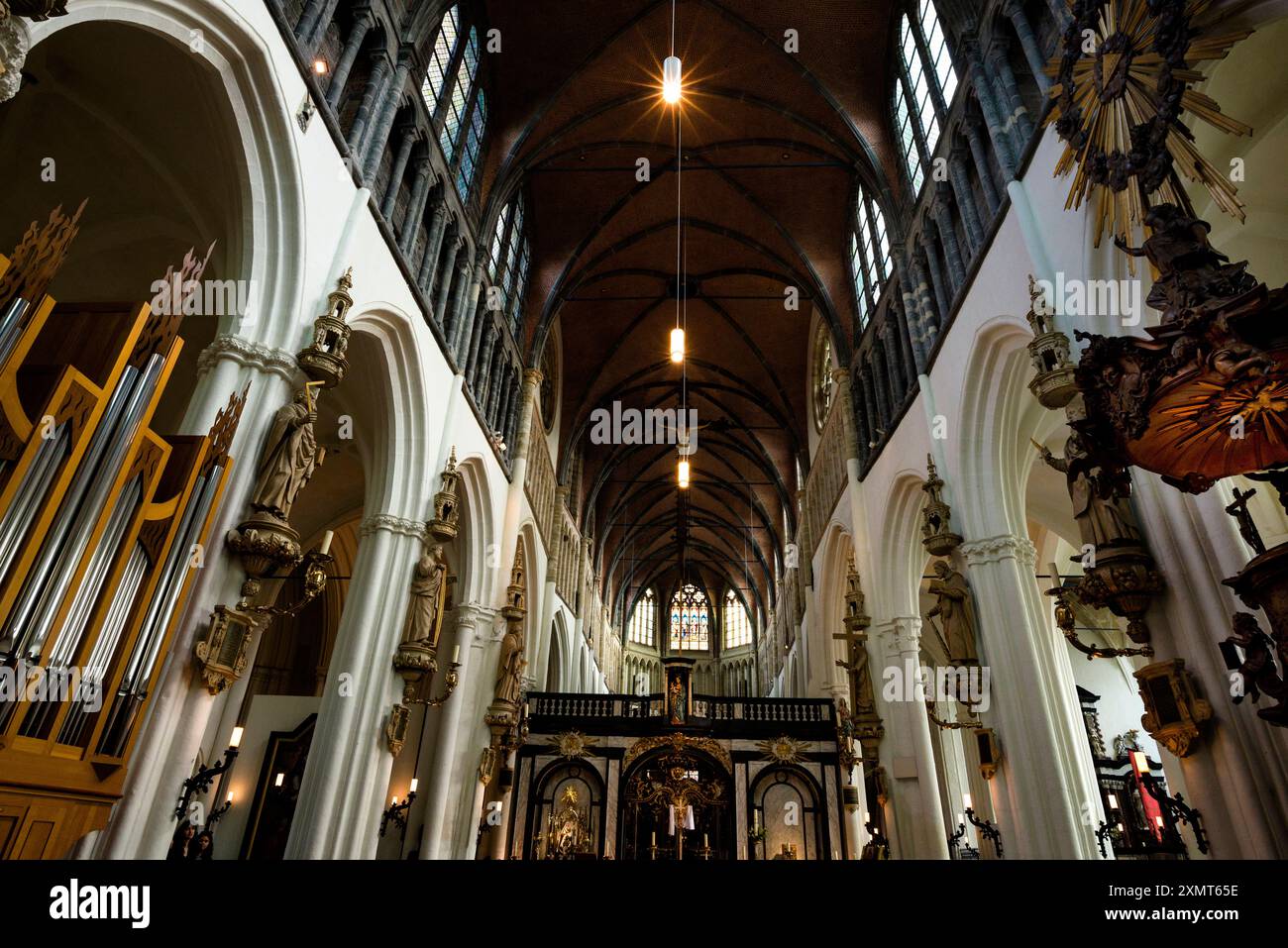 Cantone barocco della chiesa gotica di nostra Signora a Bruges, Belgio. Foto Stock