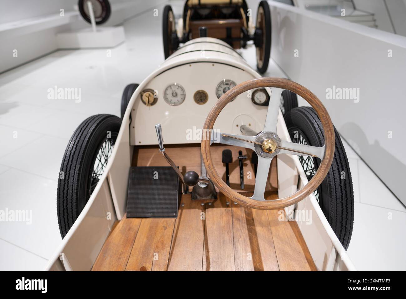 Volante, interni, abitacolo Porsche Austro Daimler ADS R Sascha 1922, sport Oldtimer, passione automobilistica, storia industria automobilistica S Foto Stock