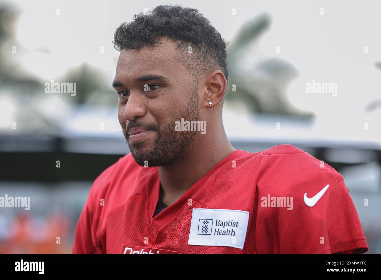 Miami Gardens, Florida USA; quarterback dei Miami Dolphins tua Tagovailoa (1) dopo il training camp lunedì 29 luglio 2024, al Baptist Health Training Complex. (Kim Hukari/immagine dello sport) Foto Stock