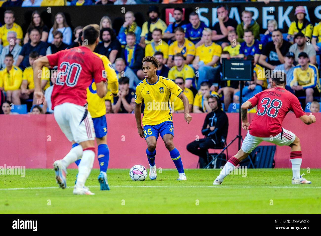 Brondby, Danimarca. 29 luglio 2024. Noah Nartey (35) di Broendby SE visto durante il 3F Superliga match tra Broendby IF e Vejle BK al Brondby Stadion. Credito: Gonzales Photo/Alamy Live News Foto Stock