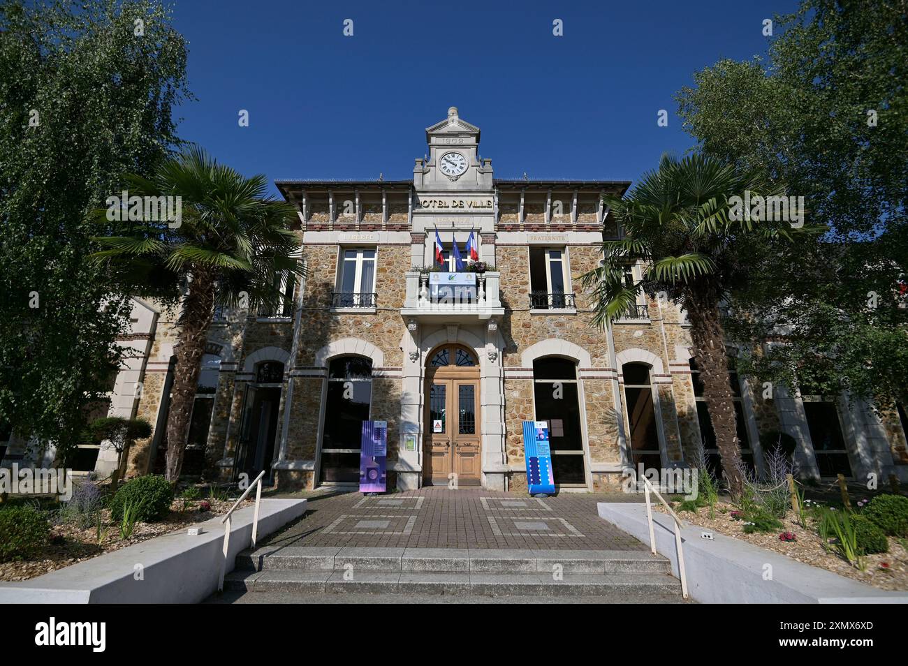 Parigi, Francia. 29 luglio 2024. Giochi olimpici di Parigi 2024. Slalom canoa. Stadio Olimpico Nautico. Parigi. L'Hotel de Ville (municipio) di Vary-sur-Marne nella gara singola kayak maschile (MK1) durante le Olimpiadi di Parigi 2024 allo Stadio Nautico Olimpico, Francia. Crediti: Sport in foto/Alamy Live News Foto Stock