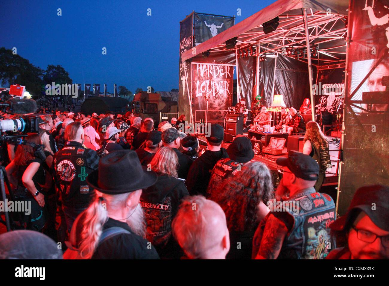 Wacken, Deutschland 31.Juli - 03. Agosto 2024: Wacken Open Air, WOA 2024, ein Metal-Festival in der Gemeinde Wacken in Schleswig-Holstein. Schleswig Holstein *** Wacken, Germania 31 luglio 03 agosto 2024 Wacken Open Air, WOA 2024, festival del metallo nel comune di Wacken nello Schleswig Holstein Schleswig Holstein Copyright: XFotostandx/xxSvenxBaehrx Foto Stock