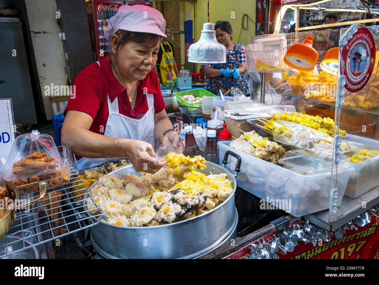 Ristorante Street food, Chinatown, Bangkok, Thailandia Foto Stock