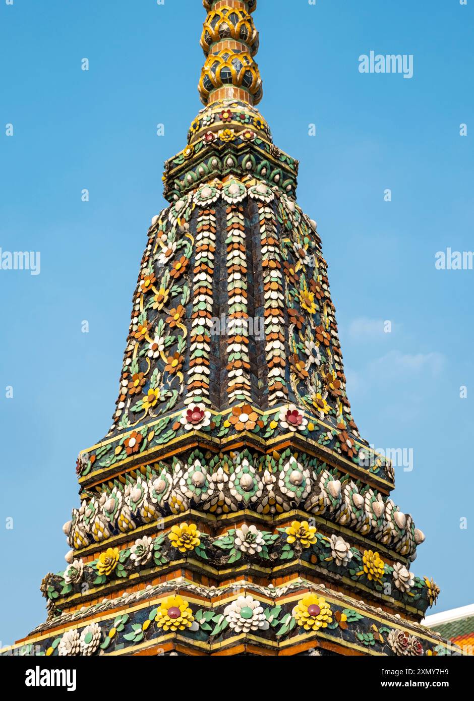 Dettagli architettonici - Chedi stupa, complesso Wat Pho, Bangkok, Thailandia Foto Stock