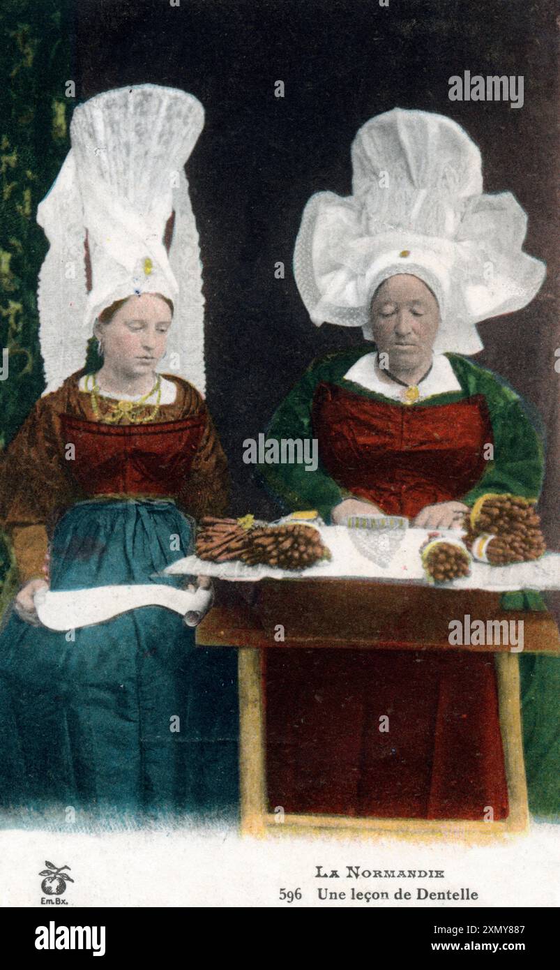 Normandia, Francia - "A Lesson in Lace" Foto Stock