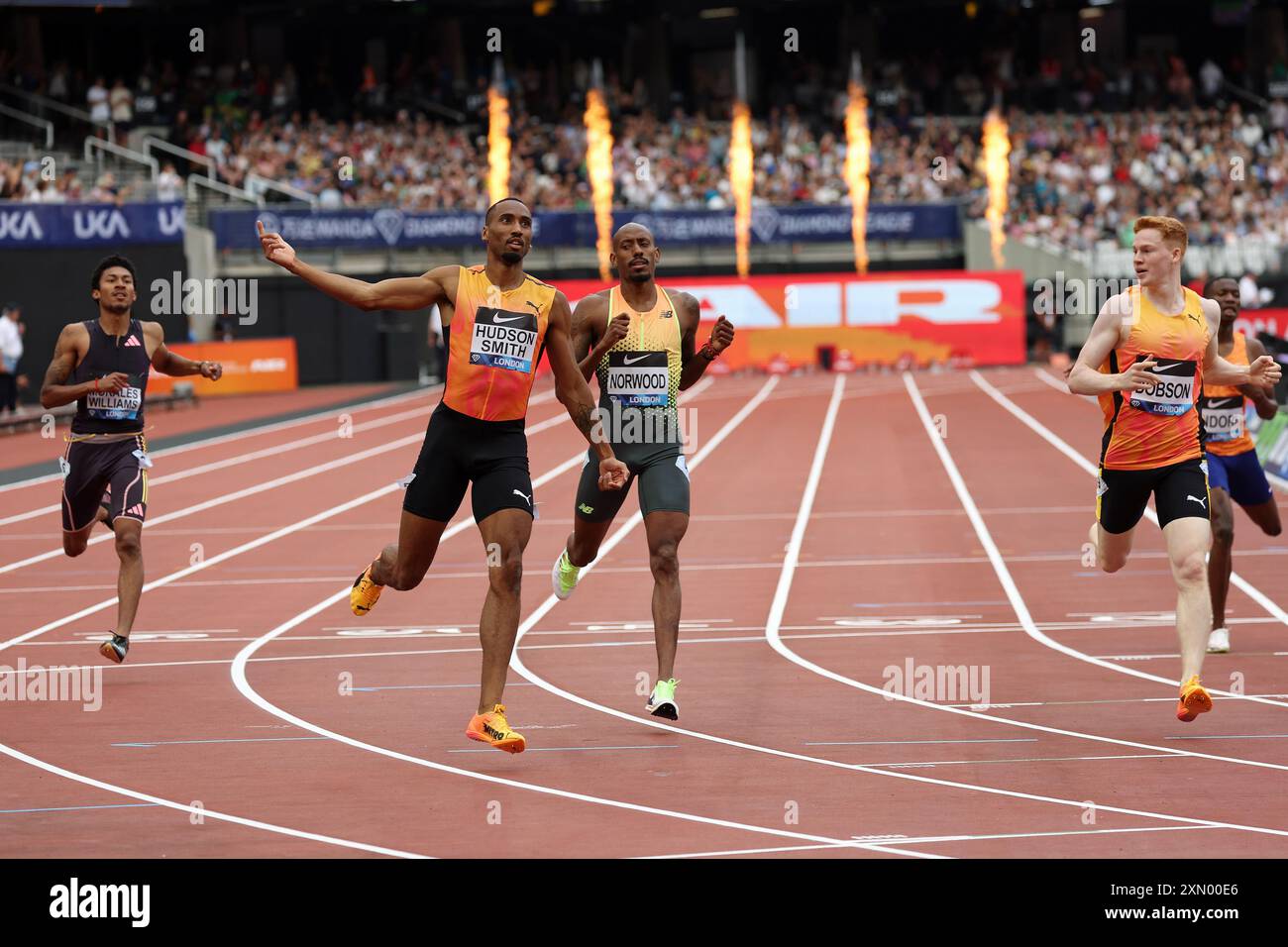 Matthew HUDSON-SMITH festeggia la vittoria dei 400 m in un record europeo nel London Diamond League Meeting luglio 2024 Foto Stock