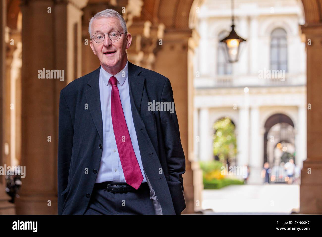 Downing Street, Londra, Regno Unito. 30 luglio 2024. Hilary Benn, Segretario di Stato per l'Irlanda del Nord, partecipa alla riunione settimanale del Gabinetto al 10 di Downing Street. Crediti: Amanda Rose/Alamy Live News Foto Stock