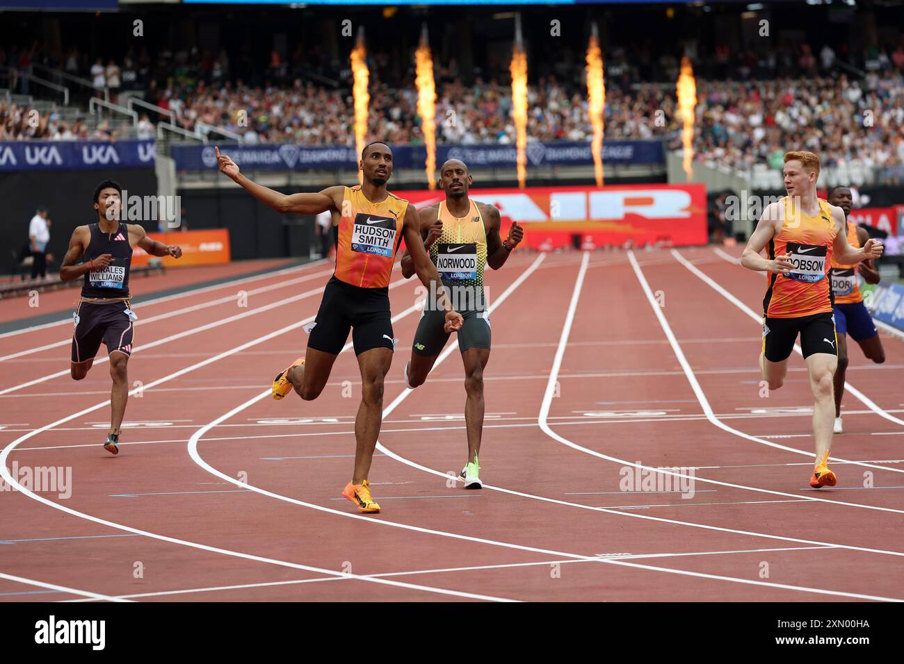 Matthew HUDSON-SMITH festeggia la vittoria dei 400 m in un record europeo nel London Diamond League Meeting luglio 2024 Foto Stock