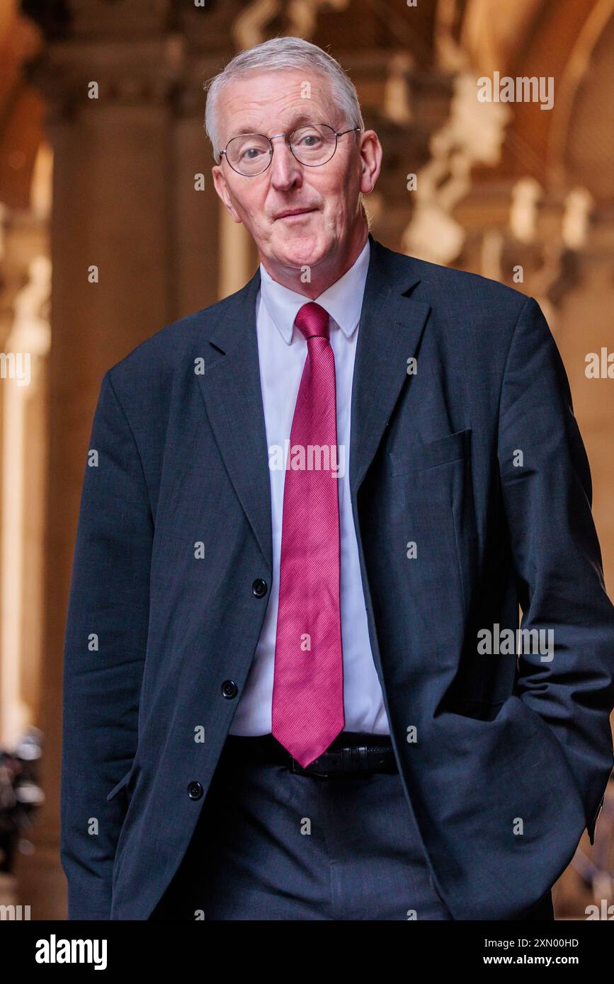 Downing Street, Londra, Regno Unito. 30 luglio 2024. Hilary Benn, Segretario di Stato per l'Irlanda del Nord, partecipa alla riunione settimanale del Gabinetto al 10 di Downing Street. Crediti: Amanda Rose/Alamy Live News Foto Stock