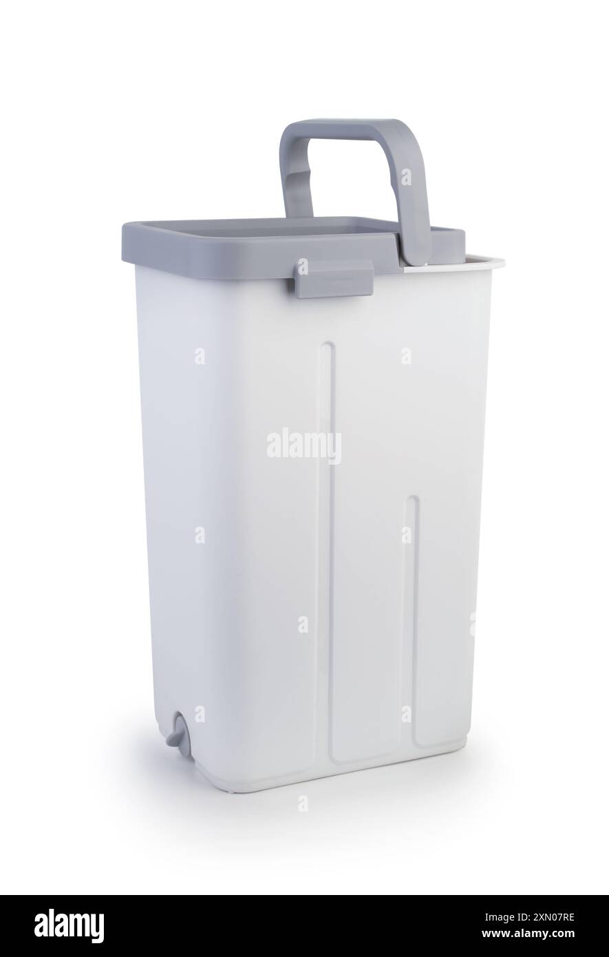Nuovo secchio per pavimenti in plastica moderno isolato su bianco. Foto Stock
