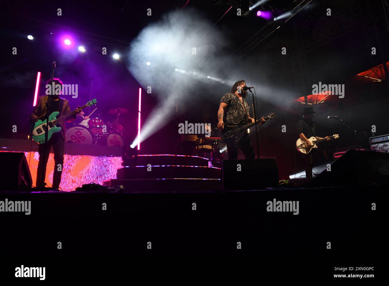 30 luglio 2024, Vallo della Lucania, Italia: Il gruppo rock e pop italiano le vibrazioni si esibisce dal vivo a Vallo della Lucania, Salerno, Italia per il loro ''Summer Tour 2024' (Credit Image: © Mariano Montella/Pacific Press via ZUMA Press Wire) SOLO PER USO EDITORIALE! Non per USO commerciale! Foto Stock