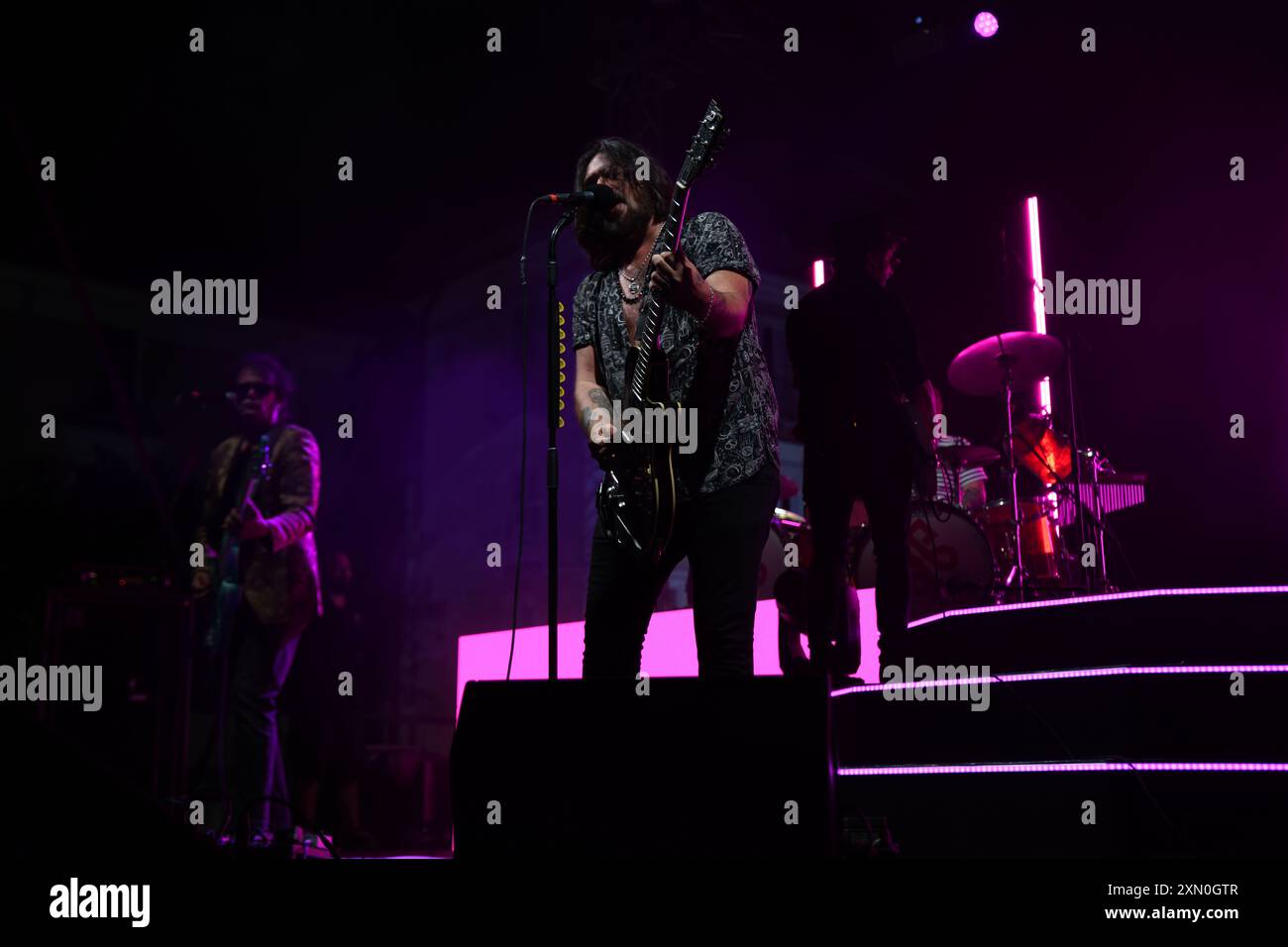 30 luglio 2024, Vallo della Lucania, Italia: Il gruppo rock e pop italiano le vibrazioni si esibisce dal vivo a Vallo della Lucania, Salerno, Italia per il loro ''Summer Tour 2024' (Credit Image: © Mariano Montella/Pacific Press via ZUMA Press Wire) SOLO PER USO EDITORIALE! Non per USO commerciale! Foto Stock