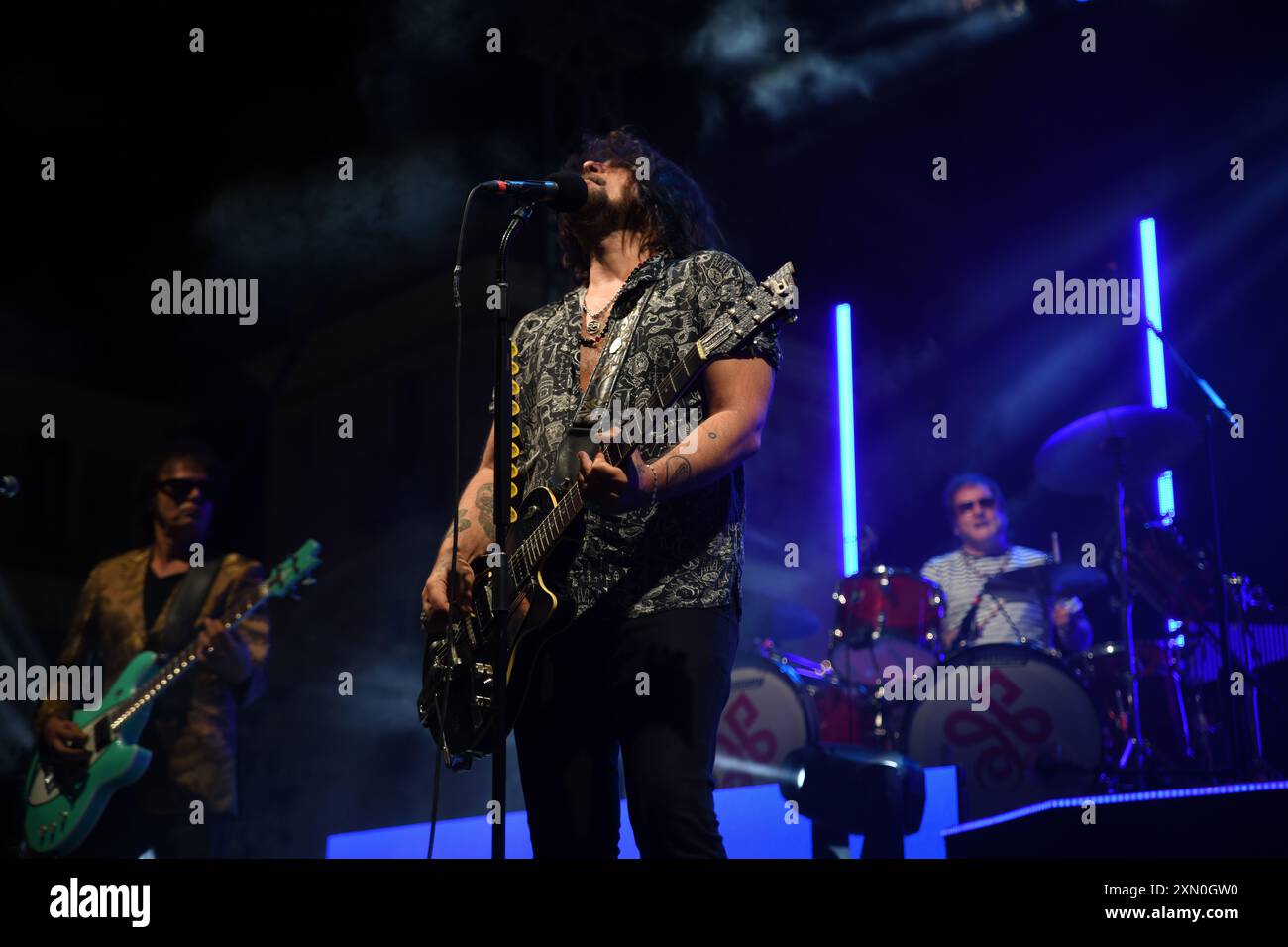 30 luglio 2024, Vallo della Lucania, Italia: Il gruppo rock e pop italiano le vibrazioni si esibisce dal vivo a Vallo della Lucania, Salerno, Italia per il loro ''Summer Tour 2024' (Credit Image: © Mariano Montella/Pacific Press via ZUMA Press Wire) SOLO PER USO EDITORIALE! Non per USO commerciale! Foto Stock