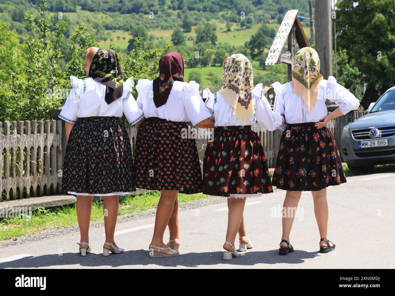 Villaggio di Breb nel cuore delle Maramures rurali, a 500 m sui monti Carpazi, dove l'autentica e affascinante semplicità della vita rurale rumena Foto Stock