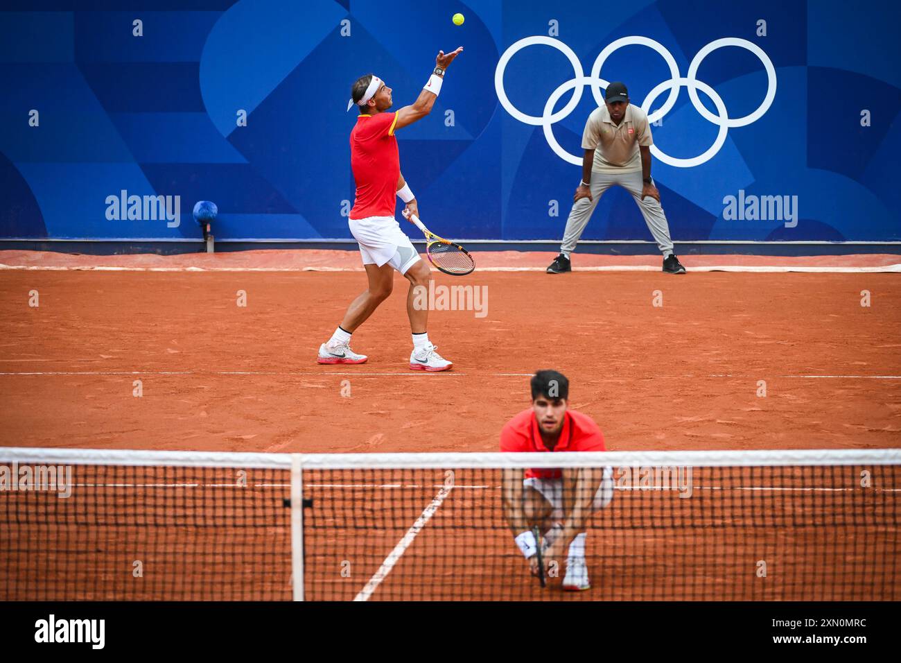 Carlos alcaraz und rafael nadal paris 2024 immagini e fotografie stock