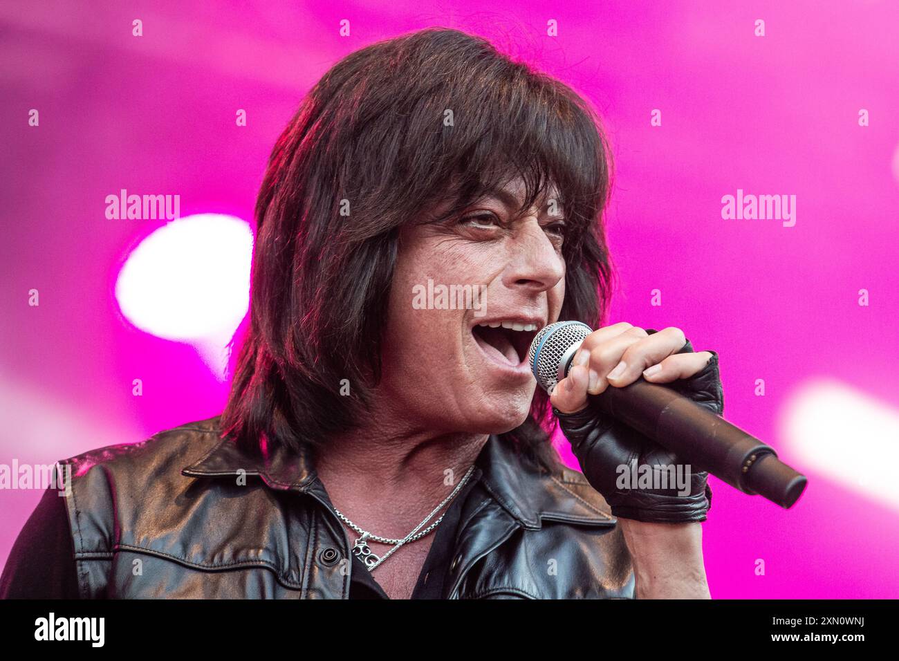 Joe Lynn Turner che si esibisce dal vivo Foto Stock