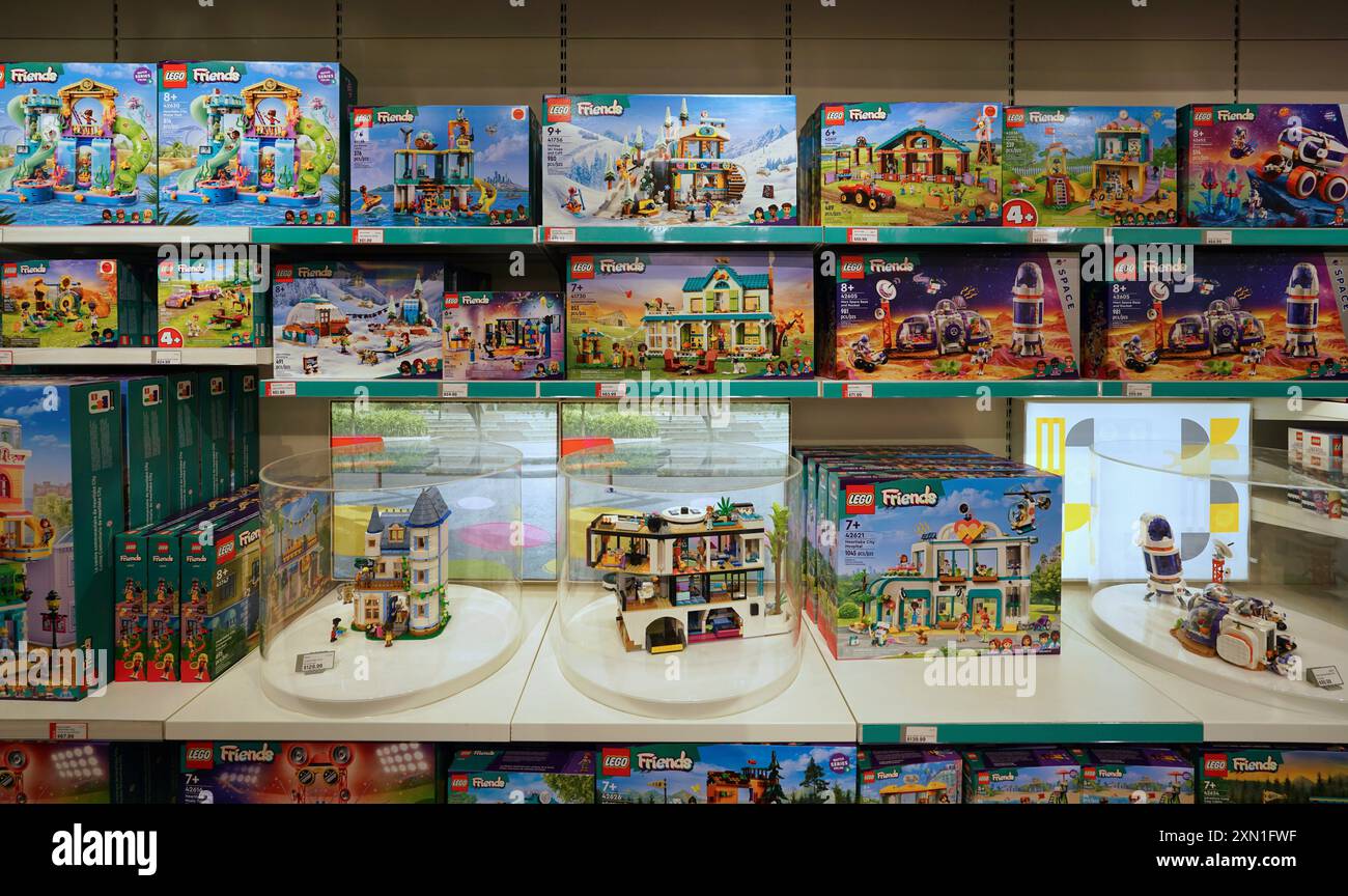 Espositore del set LEGO nel negozio di giocattoli Foto Stock