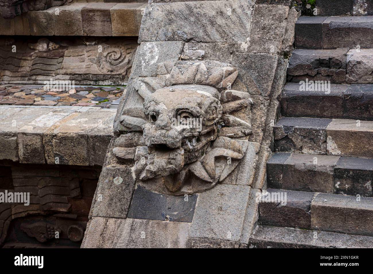 La monumentale Piramide del Sole a Teotihuacan, Messico, la piramide più grande del paese Foto