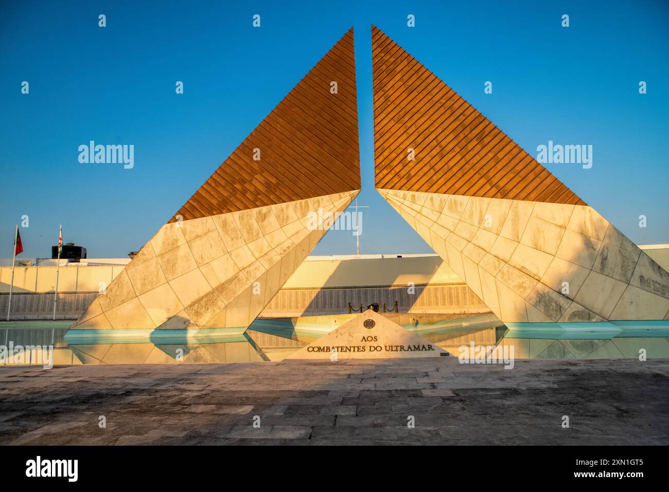 Lisbona Portogallo - 16 giugno 2024 . Lisbona, Portogallo - Monumento ai combattenti d'oltremare (in portoghese: Monumento aos Combatentes do Ultramar) all'alba - A. Foto Stock