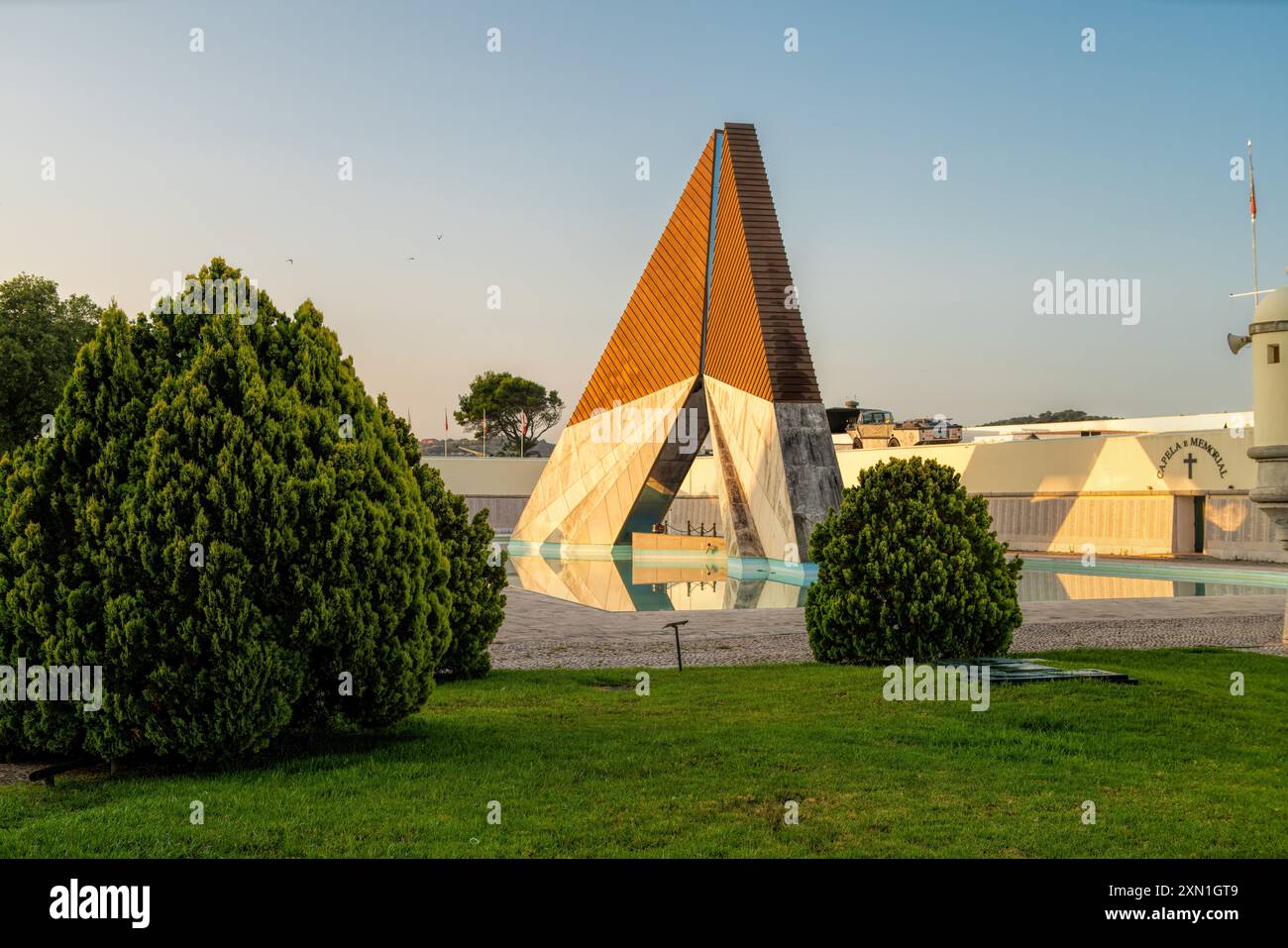 Lisbona Portogallo - 16 giugno 2024 . Lisbona, Portogallo - Monumento ai combattenti d'oltremare (in portoghese: Monumento aos Combatentes do Ultramar) all'alba - A. Foto Stock