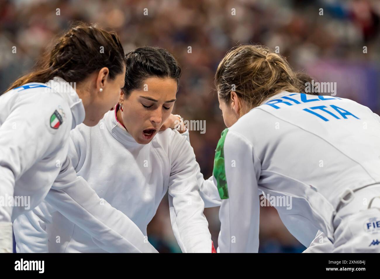 Parigi, Ile de France, Francia. 30 luglio 2024. Il Team Italy partecipa alla gara di scherma femminile Epee Team Table of 8 al Grand Palais durante le Olimpiadi estive di Parigi 2024 a Parigi, in Francia. (Credit Image: © Walter Arce/ZUMA Press Wire) SOLO PER USO EDITORIALE! Non per USO commerciale! Foto Stock
