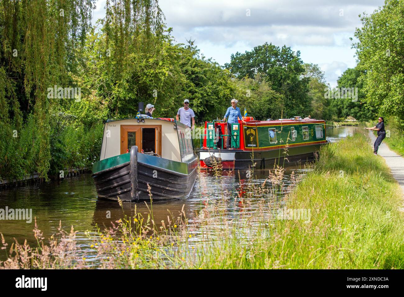 Le barche che passano sul ramo Prees del canale Llangollen passando attraverso Whixall Shropshire Foto Stock