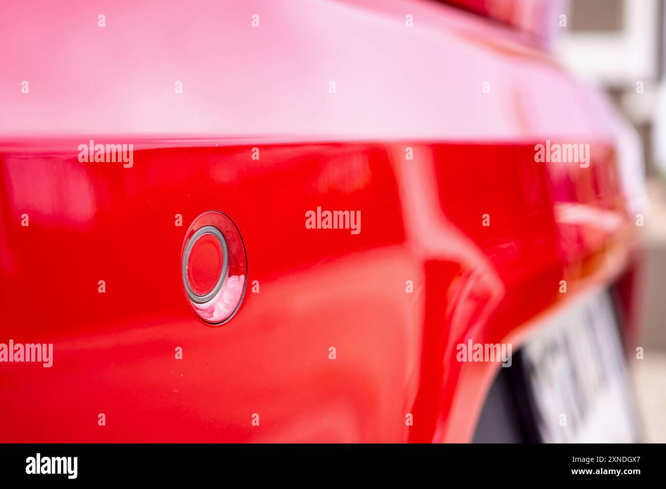 Sensore parcheggio auto sul paraurti posteriore Foto Stock