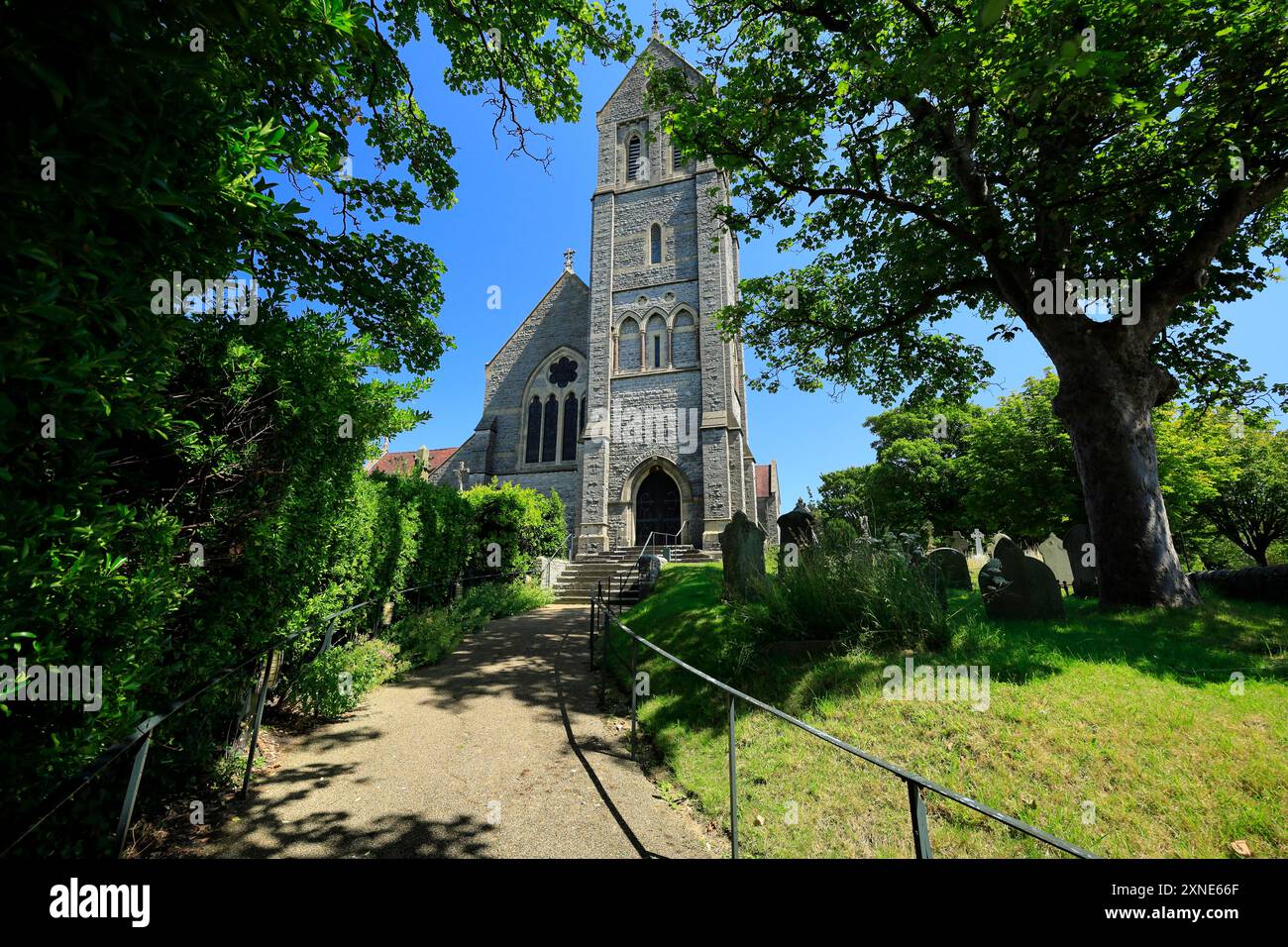 Saint Augustines chiesa, un raffinato esempio di chiesa in stile vittoriano edificio costruito da William Butterfield, Penarth, South Wales, Regno Unito. Foto Stock
