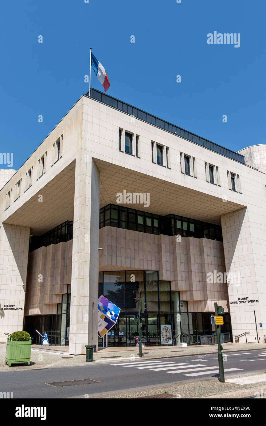 Vista esterna dell'Hotel du Departement, sede del Consiglio dipartimentale, capo politico del dipartimento francese di Loiret ad Orléans Foto Stock