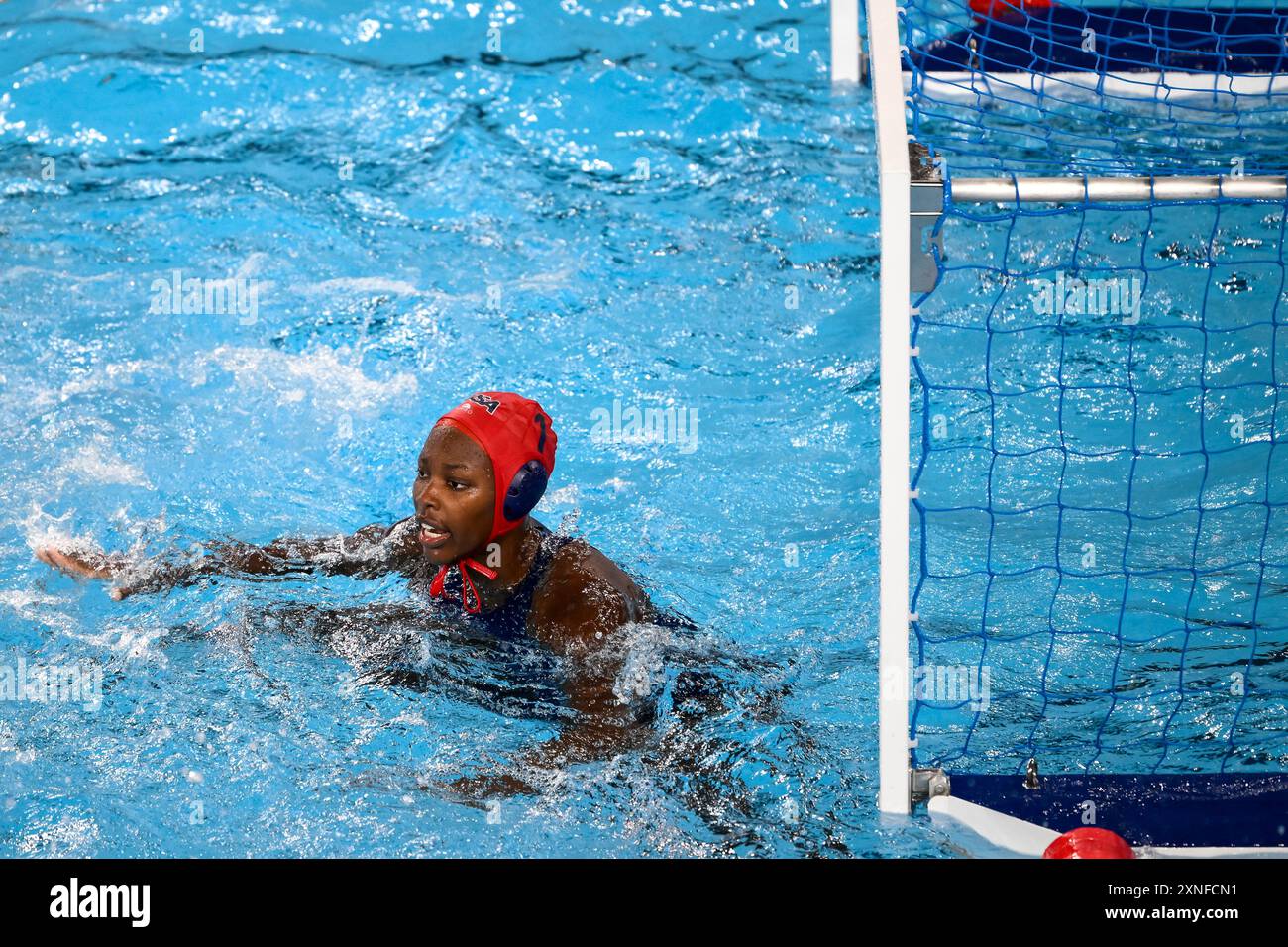 Parigi, Francia. 31 luglio 2024. Ashleigh Johnson degli Stati Uniti d'America durante la partita femminile di pallanuoto tra la squadra Italia (berretti bianchi) e la squadra Stati Uniti d'America (berretti blu) dei Giochi Olimpici di Parigi 2024 all'Aquatics Centre di Parigi (Francia), 31 luglio 2024. Crediti: Insidefoto di andrea staccioli/Alamy Live News Foto Stock