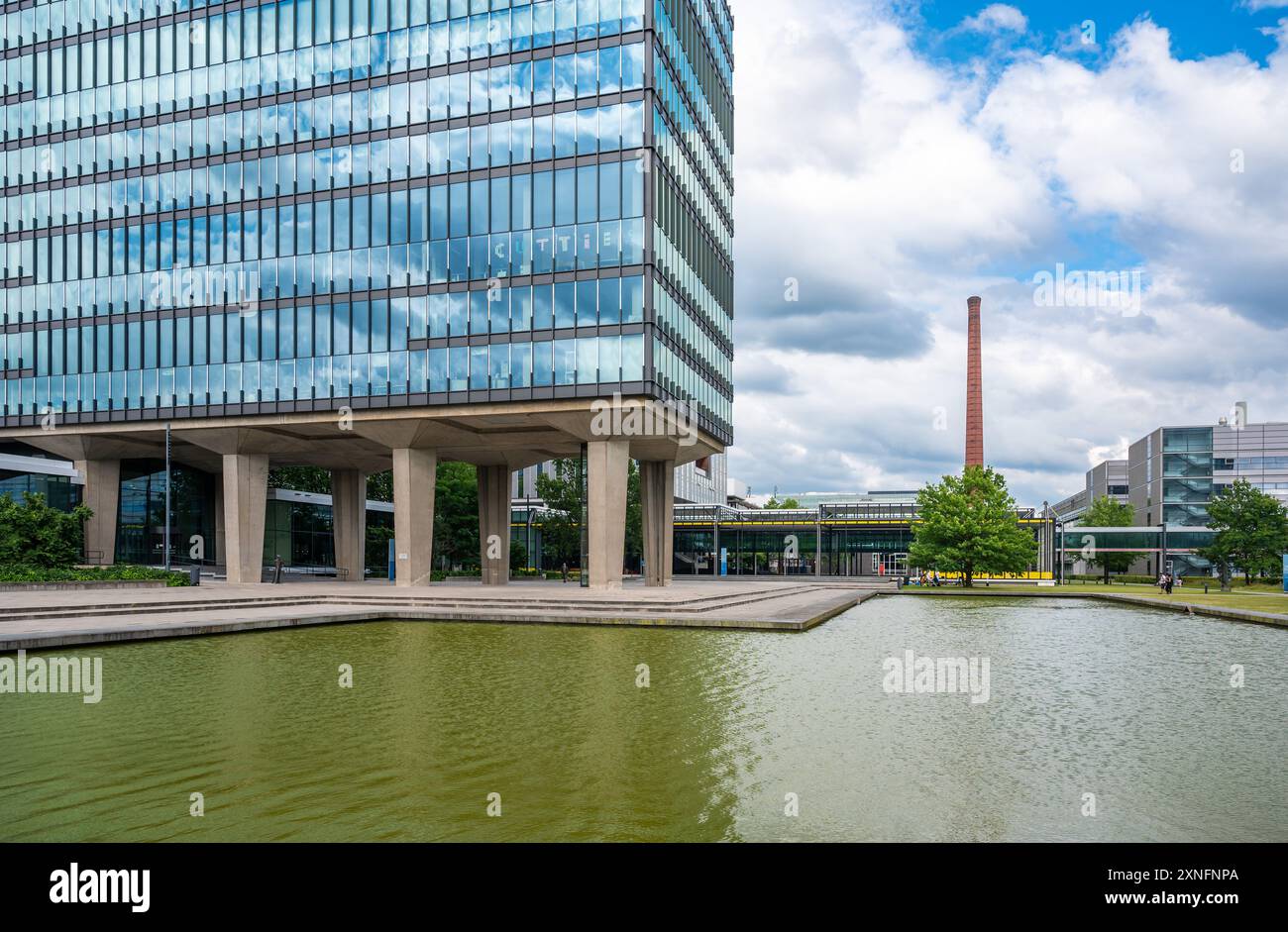 Eindhoven, Brabante settentrionale, Paesi Bassi, 10 luglio 2024 - edifici contemporanei del MAR o Technische Universiteit Eindhoven, la Technical University Foto Stock