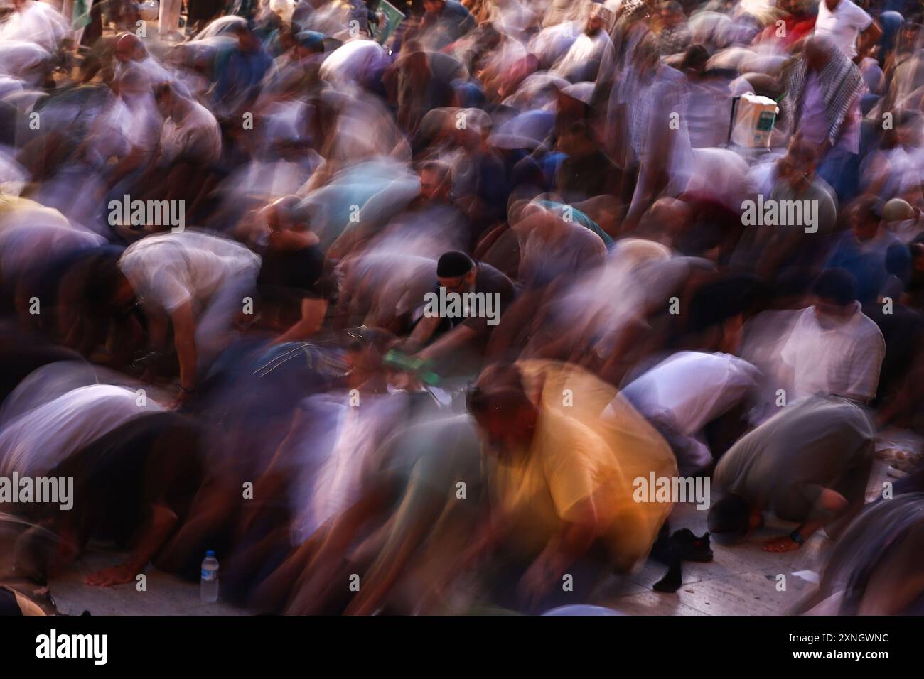 Istanbul, Istanbul, Turchia. 31 luglio 2024. Migliaia di manifestanti in solidarietà con la Palestina hanno partecipato a marce per le strade del centro di Istanbul mercoledì scorso, protestando contro l'assassinio di Ismail Haniyeh, capo dell'ufficio politico del movimento di resistenza islamica palestinese (Credit Image: © Shady Alassar/ZUMA Press Wire) SOLO USO EDITORIALE! Non per USO commerciale! Foto Stock