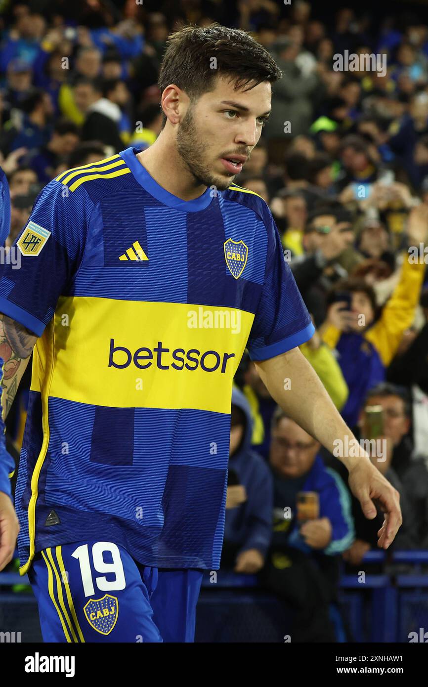 Il centrocampista del Boca Juniors Agustin Martegani guarda prima del Torneo di calcio professionistico argentino 2024 Cesar Luis Menotti contro il Banfield allo stadio la Bombonera di Buenos Aires, il 31 luglio 2024 BUENOS AIRES ARGENTINA Copyright: XALEJANDROxPAGNIx Foto Stock