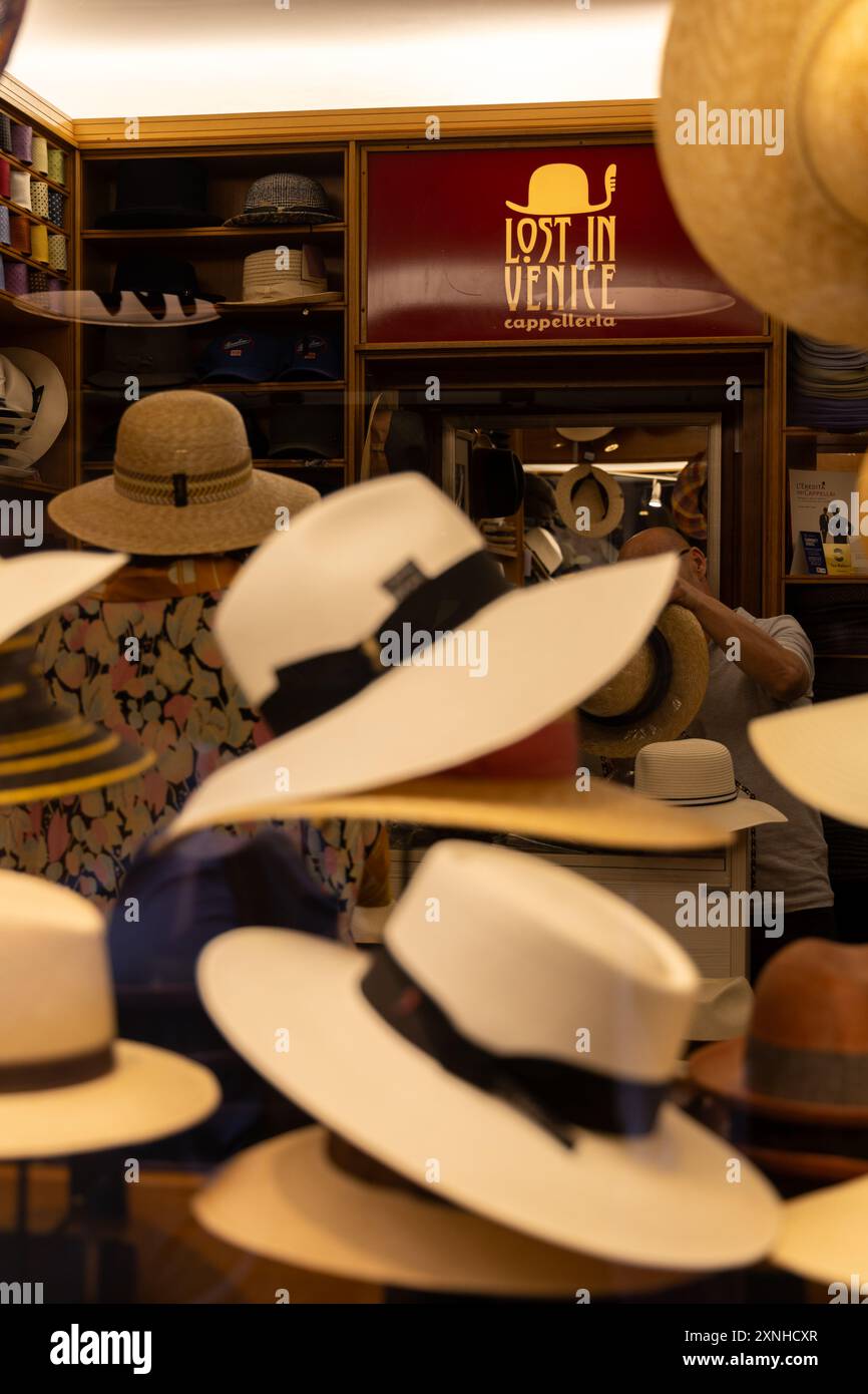 Lost in venice, negozio di cappelli, Italia Foto Stock