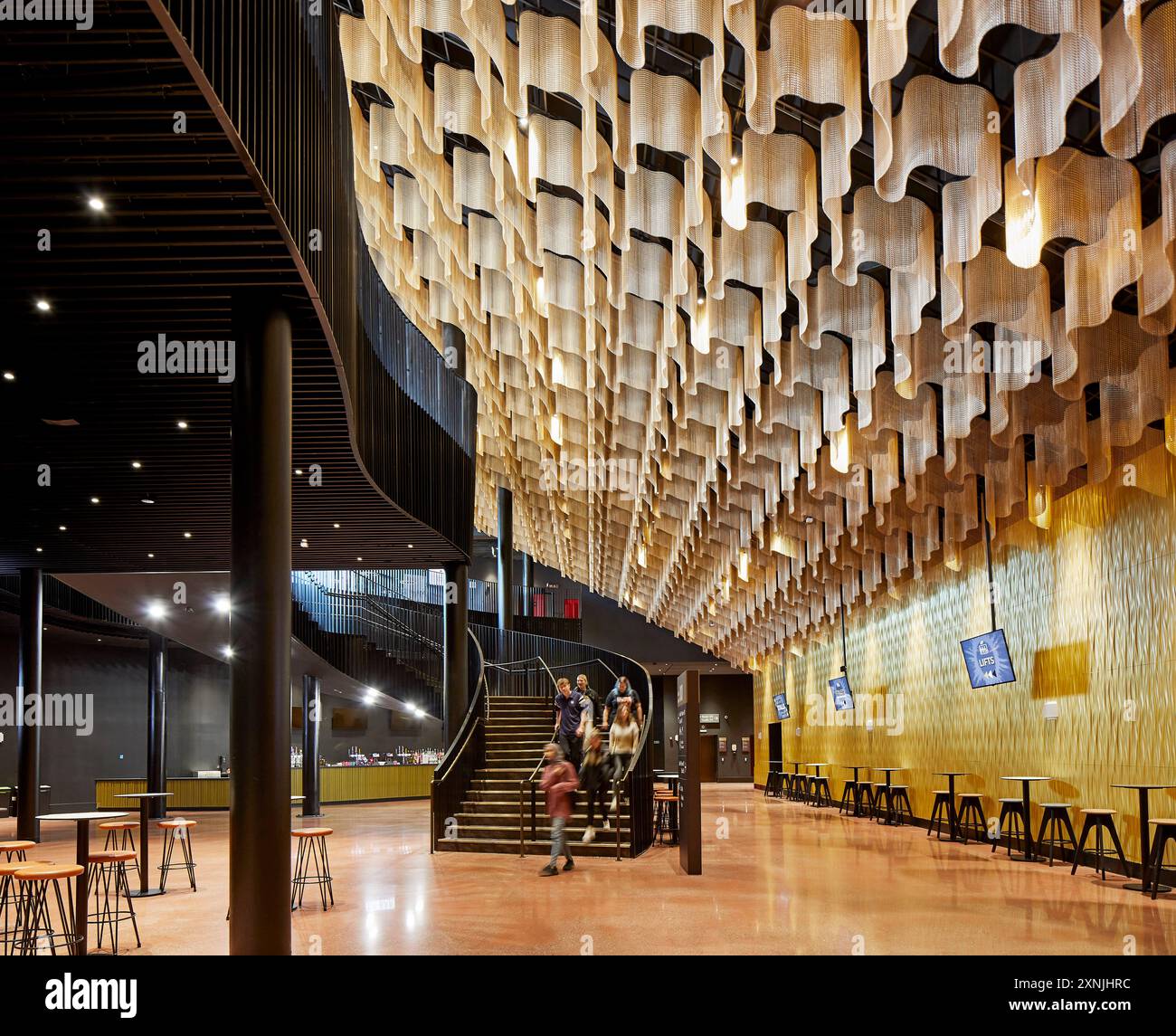 Interno dell'atrio. Swansea Arena e Copr Bay Bridge, Swansea, Regno Unito. Architetto: acme, 2024. Foto Stock