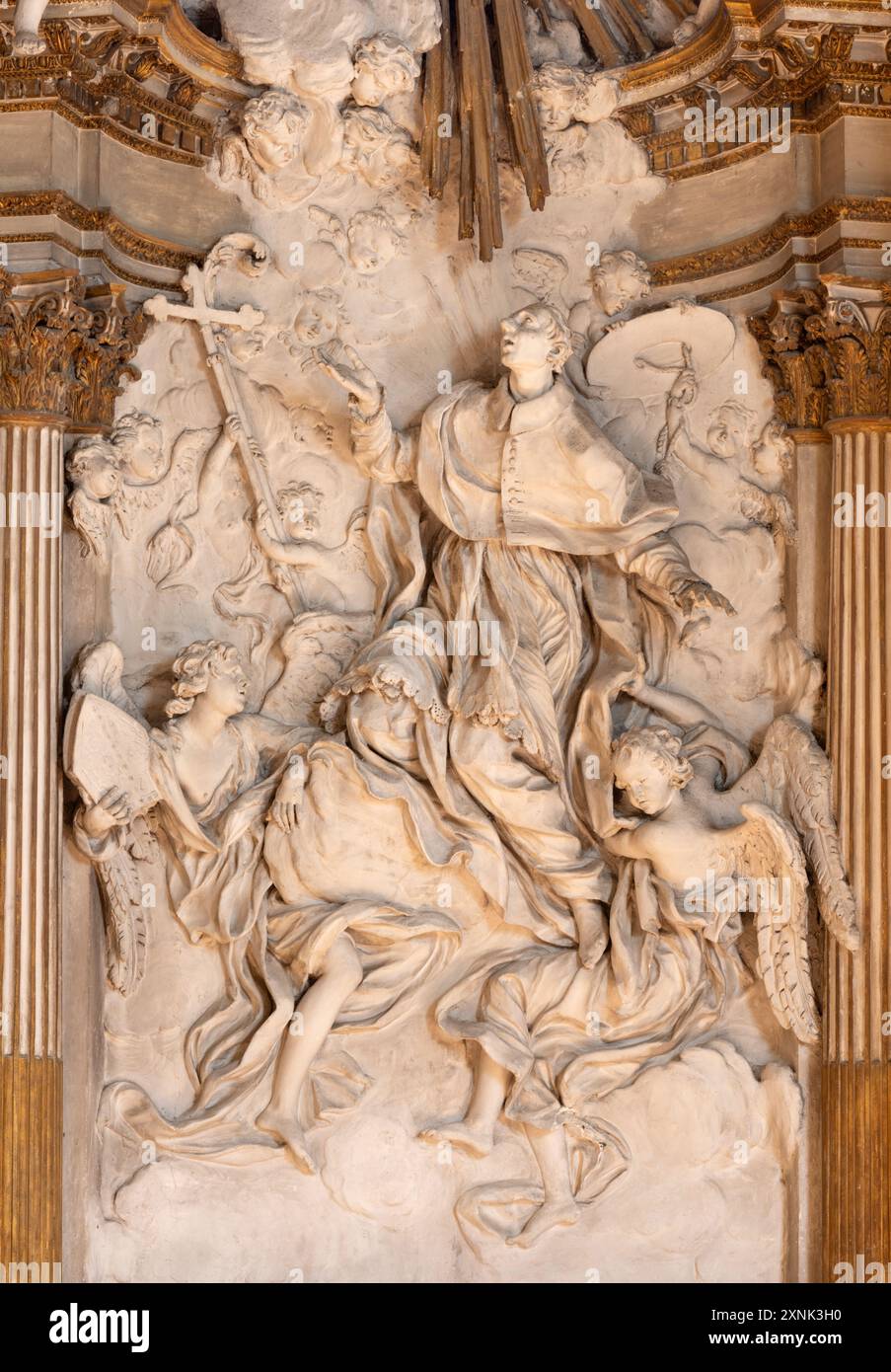 PERUGIA, ITALIA - 18 MAGGIO 2024: La gloria in stucco di San Carlo Borromeo nella chiesa di Sant'Ercolano di Jean Regnaud di Champagne (1682 Foto Stock