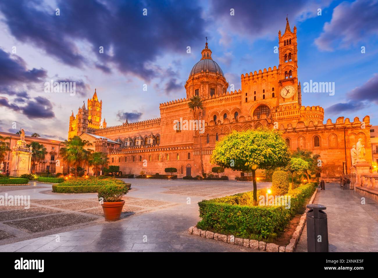 Palermo, Italia. Cattedrale normanna splendida chiesa in Sicilia, destinazione turistica panoramica. Foto Stock