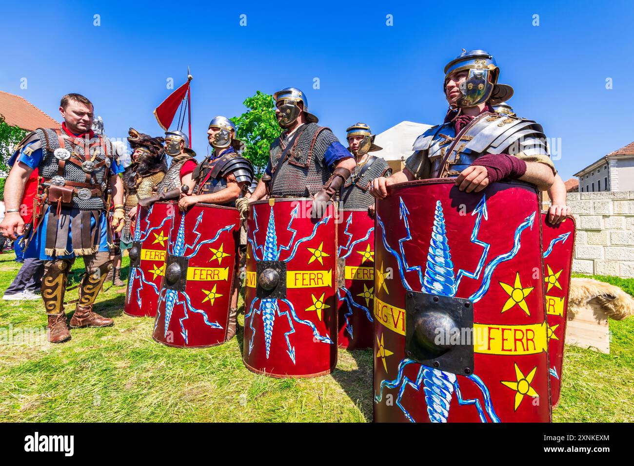 Alba Iulia, Romania - 29 aprile 2018: Vi Edizione del Festival romano di Apulum. Storia dell'esercito dell'Impero Romano, rievocatori con autentiche battaglie, Foto Stock