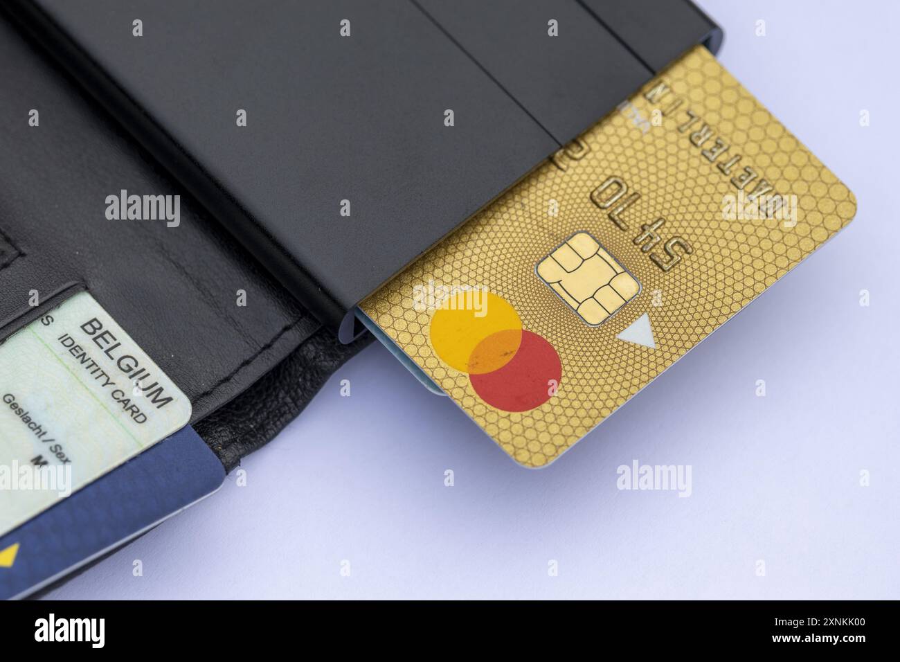 Lierde, Belgio. 1 agosto 2024. Questa immagine mostra una carta di credito Mastercard, giovedì 01 agosto 2024. BELGA FOTO NICOLAS MAETERLINCK credito: Belga News Agency/Alamy Live News Foto Stock