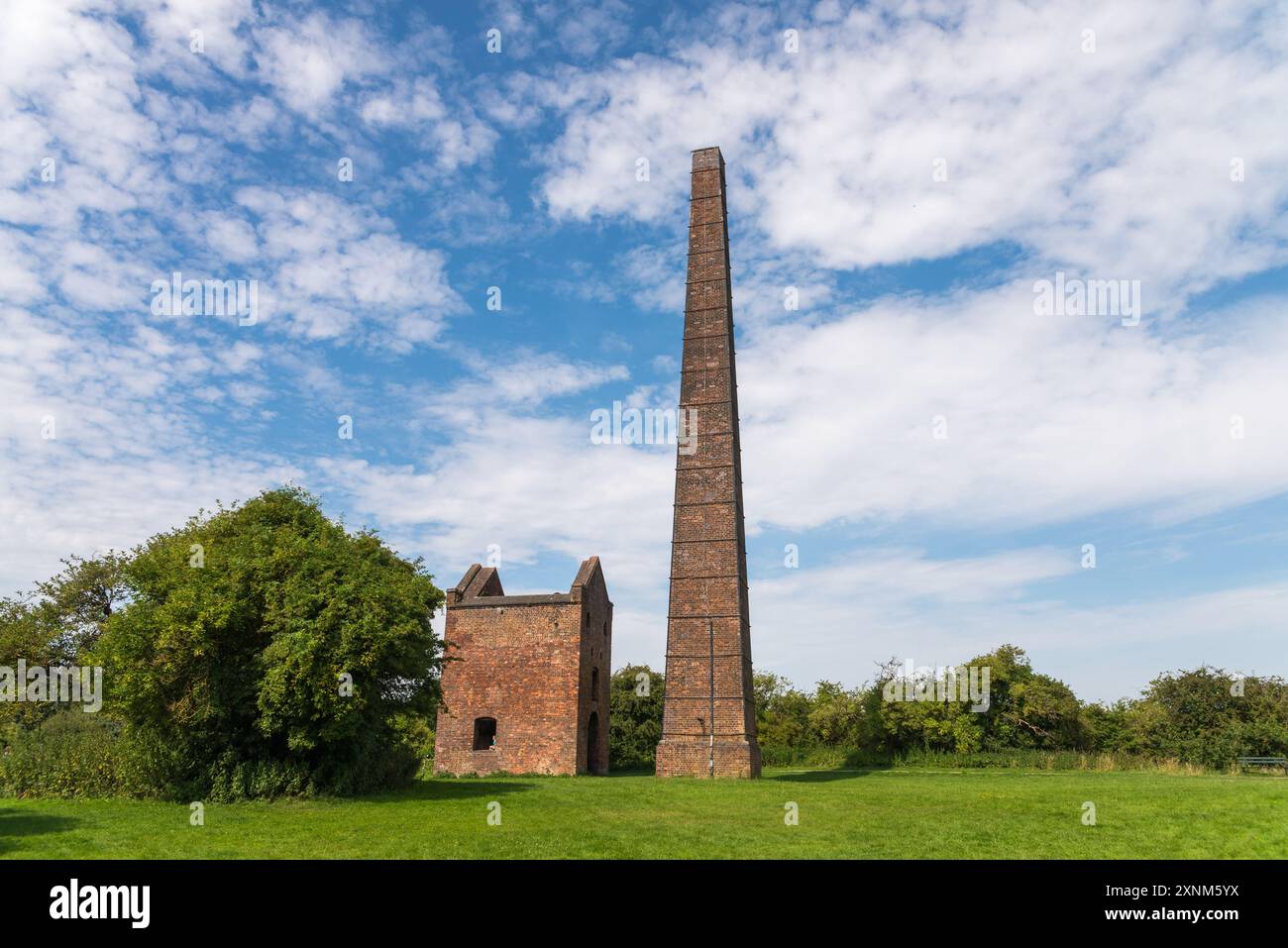 Il Cobb's Engine House and Chimney, noto anche come Windmill End Pumping Station a Rowley Regis, Black Country è stato utilizzato per pompare acqua dalle miniere di carbone Foto Stock