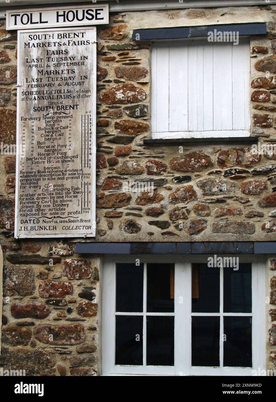 Toll House Church Street, South Brent, nell'area di South Hams nel South Devon, proprio al confine meridionale di Dartmoor. Il segno era probabilmente att Foto Stock