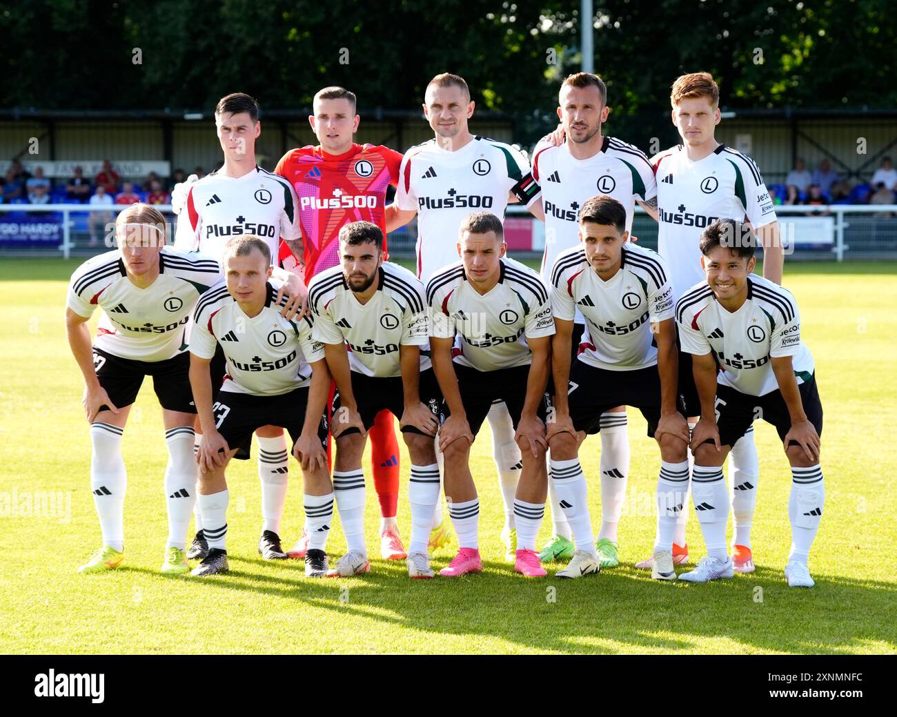 Foto del gruppo della squadra del Legia Warszawa prima della UEFA Conference League, secondo turno di qualificazione, partita di andata e ritorno al Bangor City Stadium, Galles. Data foto: Giovedì 1 agosto 2024. Foto Stock