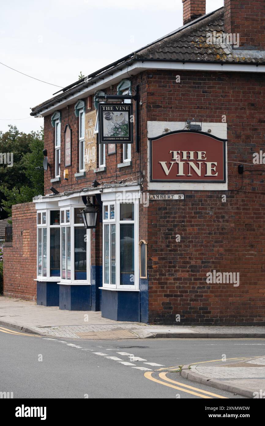 The Vine pub, Dartmouth Street, West Bromwich, Sandwell, West Midlands, Inghilterra, Regno Unito Foto Stock