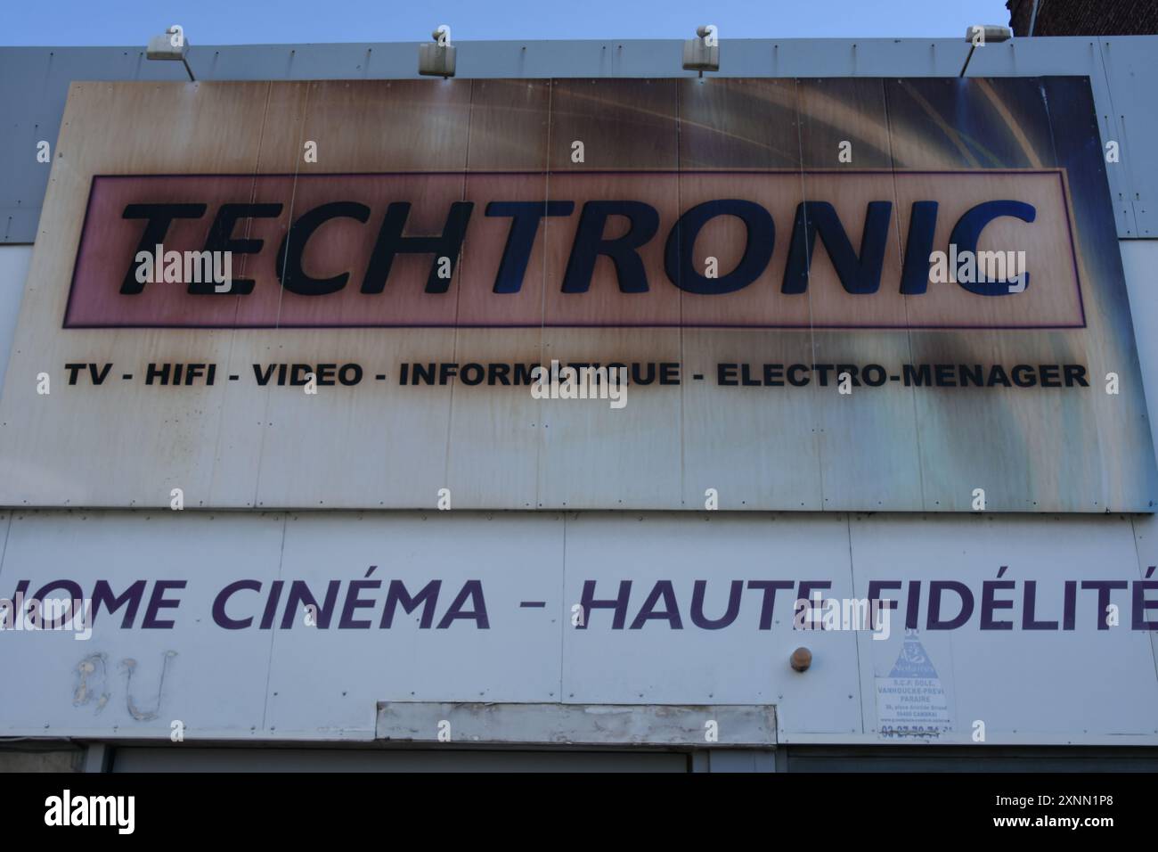 Publicité ancienne Tecnica HOME CINEMA HAUTE FIDELITE Cambrai Foto Stock