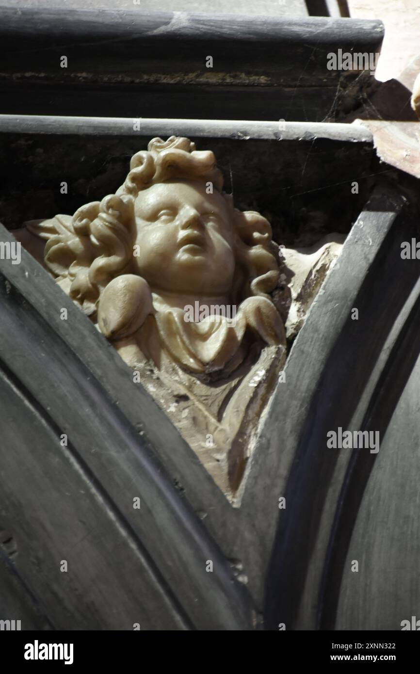 L'église Saint-Géry est une église édifiée de 1648 à 1745, située dans la ville de Cambrai dans le département du Nord. Classe Elle fait l’objet d’un Foto Stock