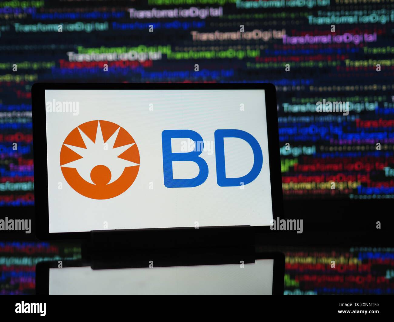 In questa illustrazione fotografica, un logo Becton, Dickinson and Company (BD) visualizzato su un tablet. Foto Stock